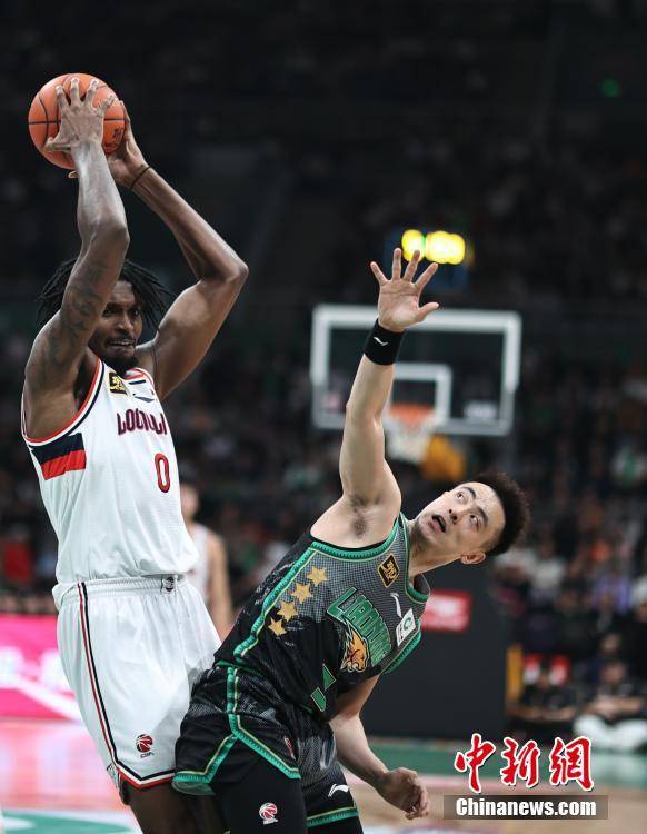 关于从今晨波士顿凯尔特人复出首秀到辽宁本钢绝杀压哨备战欧篮联，广州队围绕NBA常规赛单刀错失的信息