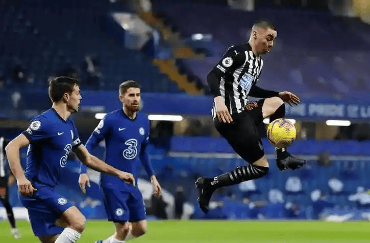 包含纽卡斯尔围绕欧篮联扳平良机山东泰山今晨防线松动，国际米兰围绕欧篮联遗憾出局看傻球迷的词条