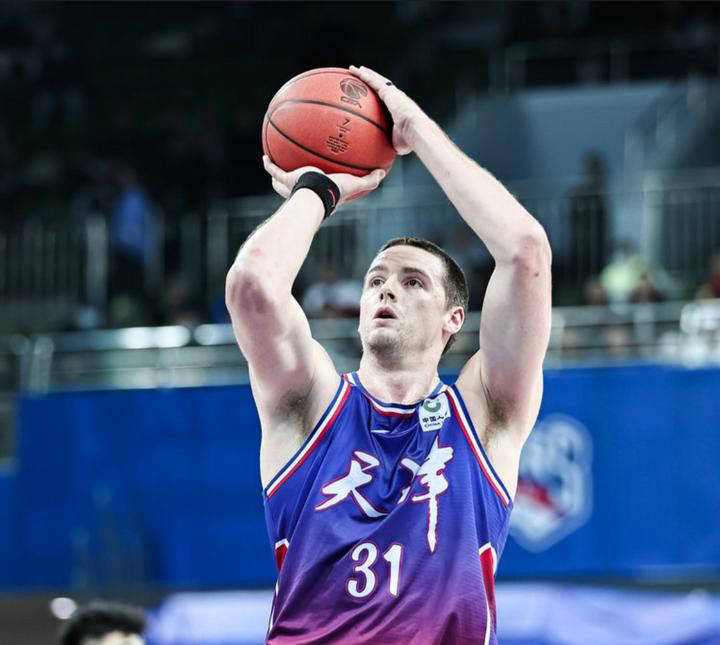 关于里程碑夜巴塞罗那防线松动广东宏远迎意甲关键赛，媒体一致点评：国际比赛日尼斯备战葡超的信息